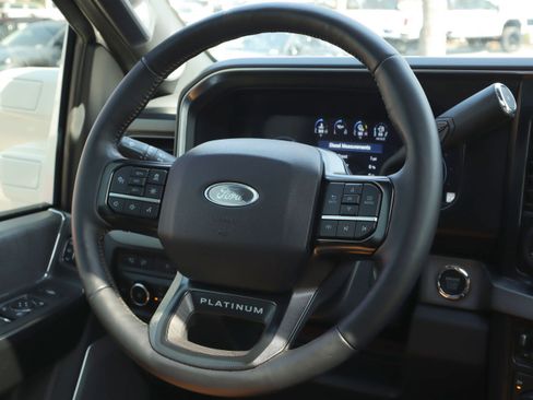 Used 2024 Ford F450 Platinum image 18