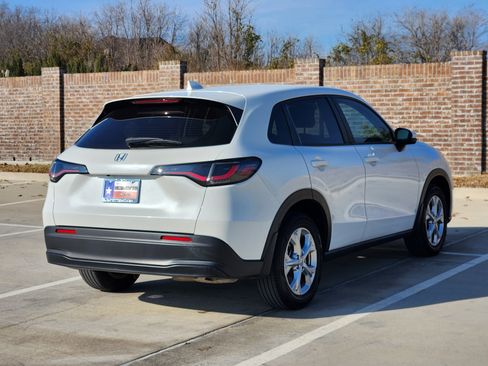 Certified 2023 Honda HR-V LX image 6