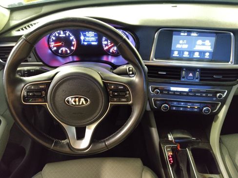 Used 2018 Kia Optima EX image 22