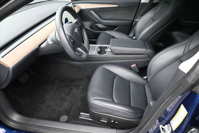 Used 2023 Tesla Model 3 Standard Range RWD image 9