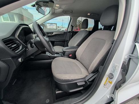 Used 2022 Ford Escape SE FWD image 6