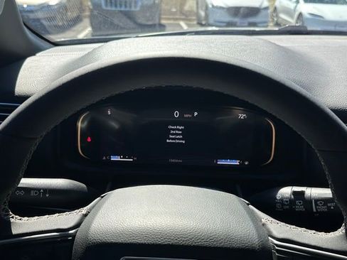 Used 2023 Jeep Wagoneer 4WD w/ Premium Group I image 25