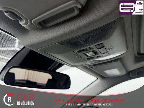 Used 2021 Toyota RAV4 XLE Premium image 25