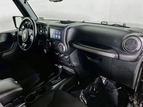 Used 2018 Jeep Wrangler Unlimited Sport S AWD/4WD image 24
