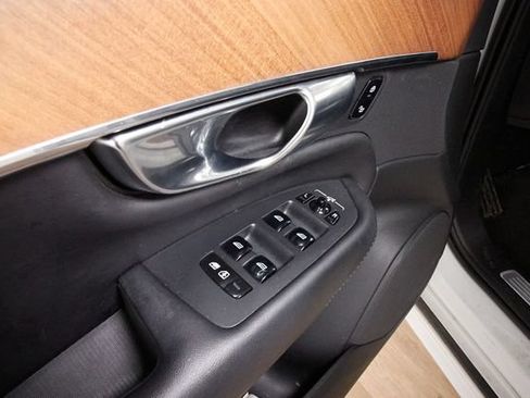 Certified 2023 Volvo XC90 B6 Plus AWD/4WD image 12