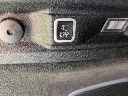 Used 2021 Jeep Grand Cherokee L Overland image 12