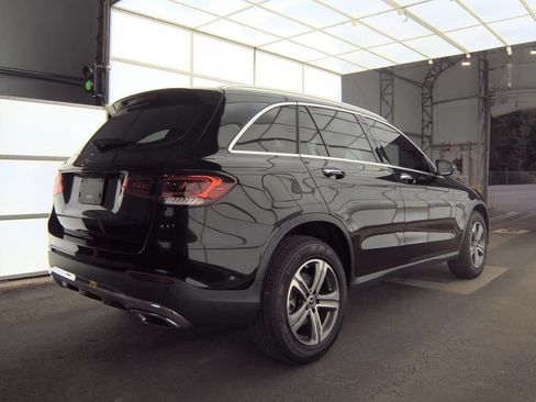 Used 2021 Mercedes-Benz GLC 300 w/ Premium Package image 2