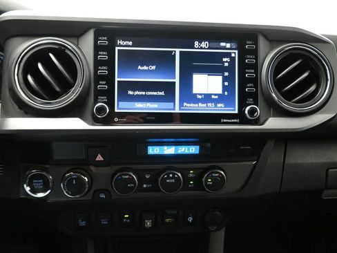 Used 2022 Toyota Tacoma TRD Off-Road w/ Technology Package image 8