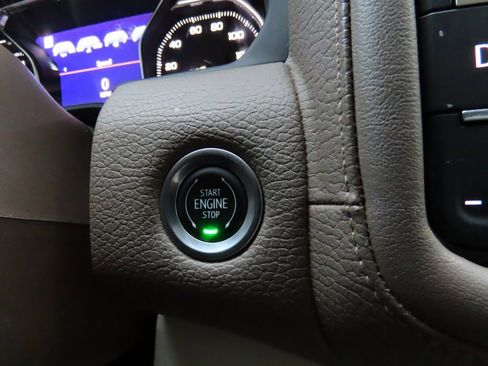 Used 2021 GMC Yukon XL Denali w/ Denali Ultimate Package image 33