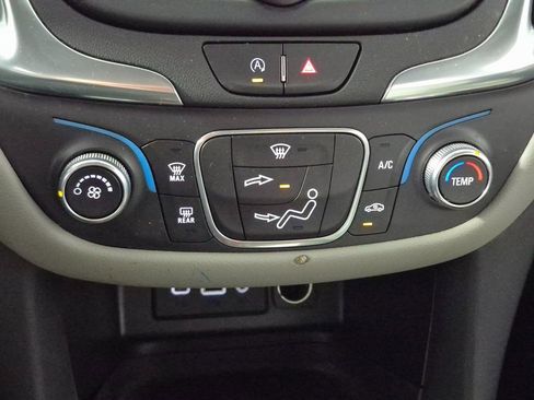 Used 2022 Chevrolet Equinox LS w/ LS Convenience Package image 18