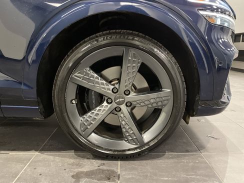 Used 2022 Genesis GV70 3.5T Sport w/ Sport Prestige Package image 12