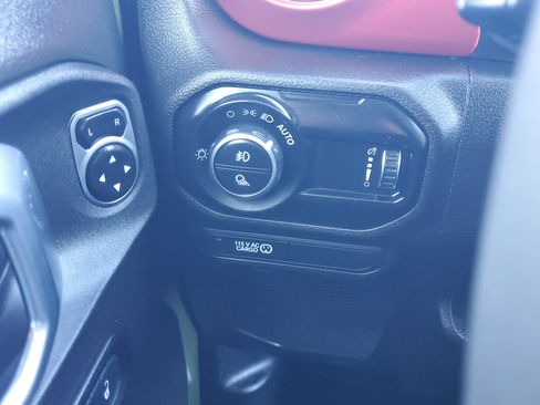 Used 2023 Jeep Gladiator Rubicon w/ LED Lighting Group image 11