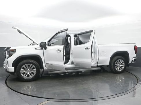 Used 2024 GMC Sierra 1500 Denali w/ Technology Package AWD/4WD image 57