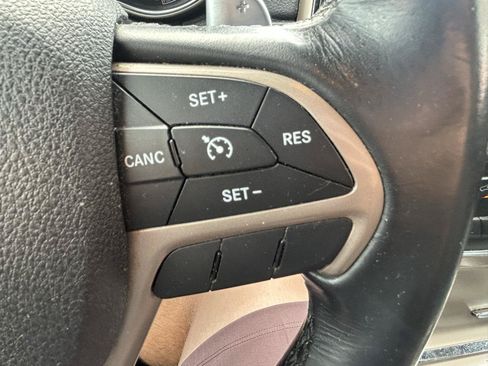 Used 2016 Jeep Grand Cherokee Laredo w/ Quick Order Package 23E AWD/4WD image 19