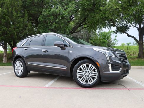 Used 2019 Cadillac XT5 Premium Luxury w/ Driver Assist Package FWD image 1