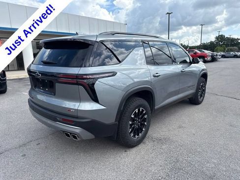 Used 2025 Chevrolet Traverse Z71 w/ Driver Confidence Package AWD/4WD image 3