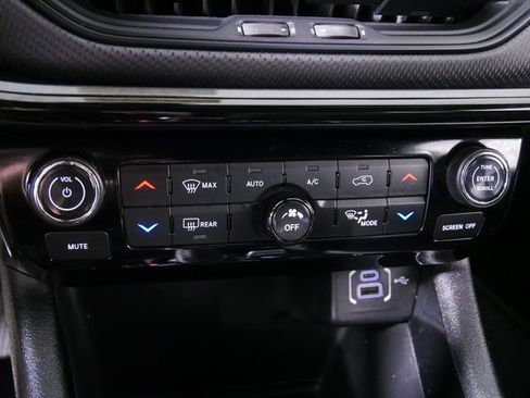 Certified 2024 Jeep Compass Latitude w/ Convenience Group AWD/4WD image 30