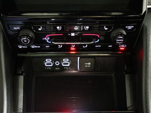 Used 2024 Jeep Grand Cherokee L Limited w/ Luxury Tech Group II image 26