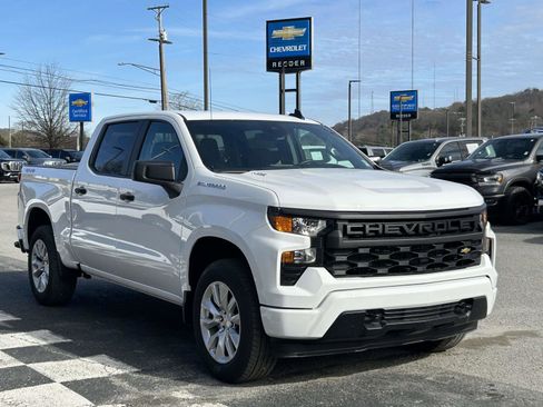 Used 2026 Chevrolet Silverado 1500 Custom image 1