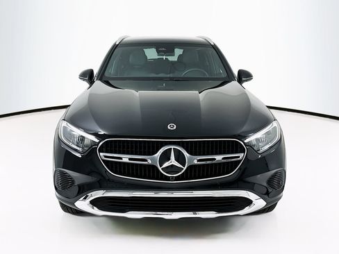 Used 2026 Mercedes-Benz GLC 300 image 2
