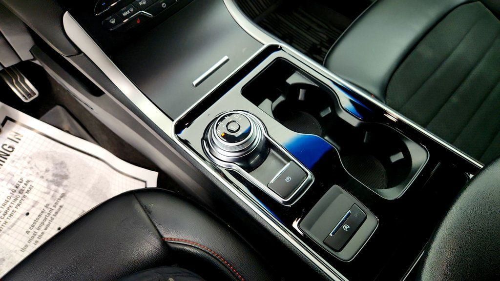 Used 2020 Ford Edge ST-Line w/ Cold Weather Package AWD/4WD image 16