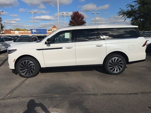 New 2025 Lincoln Navigator L Black Label image 2