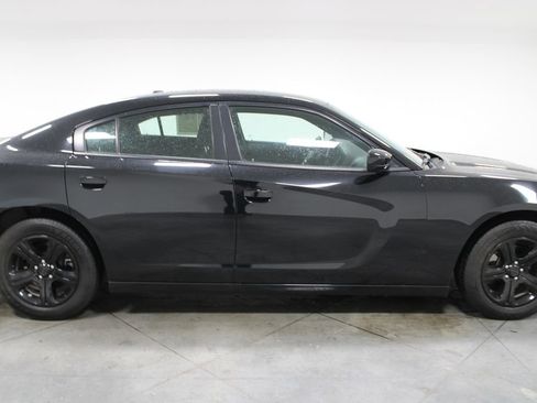 Used 2022 Dodge Charger SXT RWD image 10
