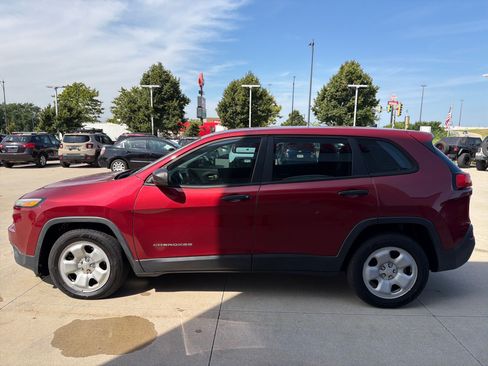 Used 2014 Jeep Cherokee Sport FWD image 5