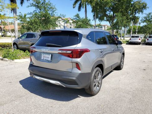 Used 2023 Kia Seltos LX AWD/4WD image 6