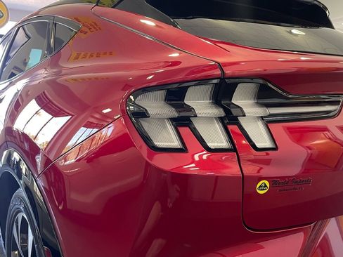 Used 2021 Ford Mustang Mach-E Premium image 12