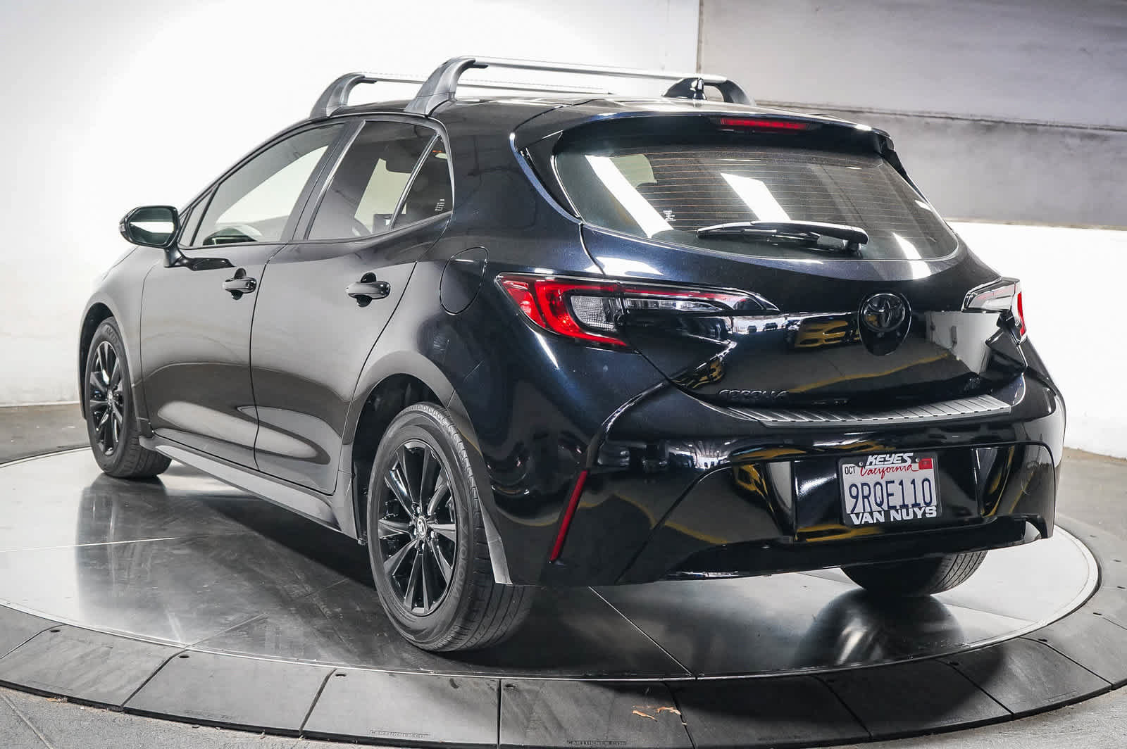 Certified 2023 Toyota Corolla SE w/ SE Premium Package FWD image 7