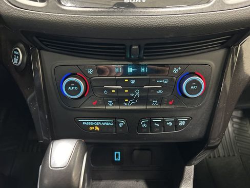 Used 2018 Ford Escape Titanium image 20