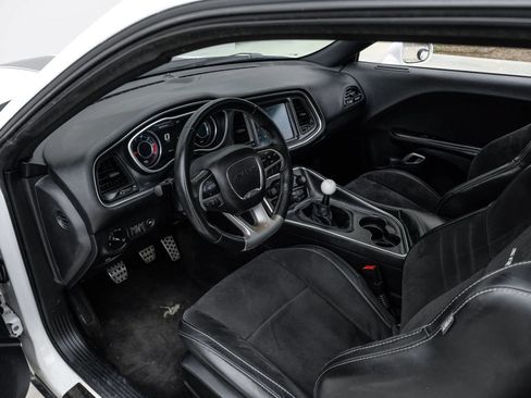 Used 2015 Dodge Challenger SRT w/ Technology Group RWD image 3
