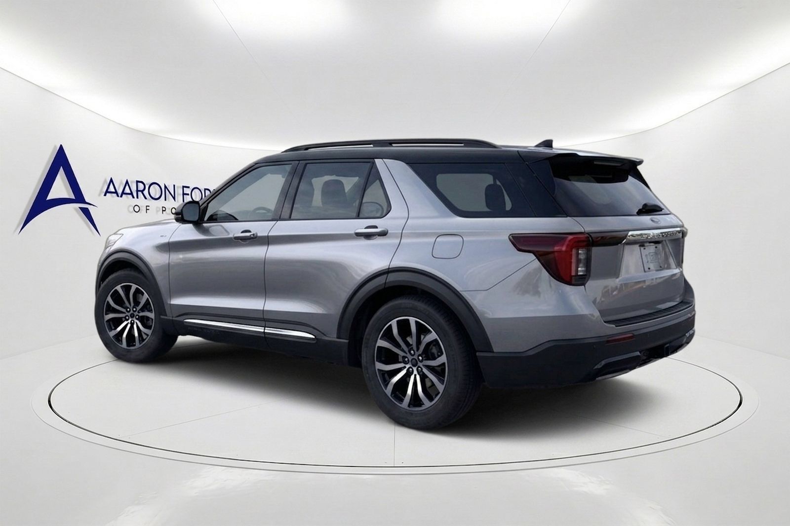 New 2025 Ford Explorer ST-Line w/ Premium Package RWD image 4