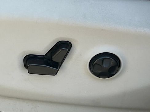 Used 2017 Chrysler Pacifica Touring-L Plus w/ Tire & Wheel Group FWD image 25