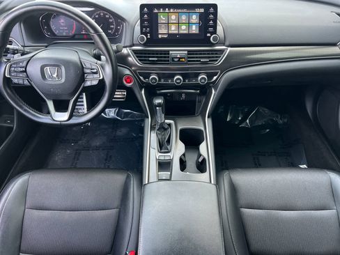 Used 2018 Honda Accord Sport image 3
