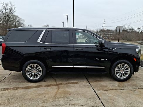 Used 2021 GMC Yukon SLT w/ SLT Premium Package image 7