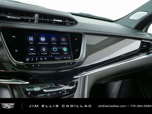 Used 2024 Cadillac XT6 Sport w/ LPO, ONYX Package AWD/4WD image 13