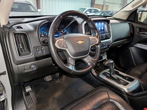 Used 2019 Chevrolet Colorado LT w/ Colorado RST Special Edition image 13