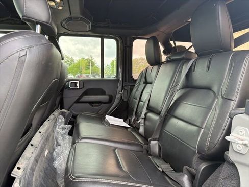 Used 2021 Jeep Wrangler Unlimited Sahara w/ Cold Weather Group AWD/4WD image 15
