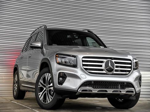 Certified 2025 Mercedes-Benz GLB 250 GLB 250 4MATIC image 1