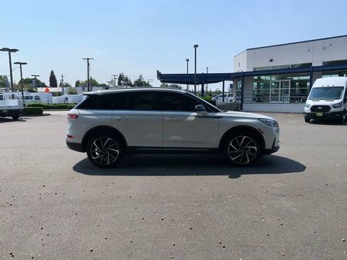 Used 2024 Lincoln Corsair Reserve w/ Equipment Group 201A AWD/4WD image 8