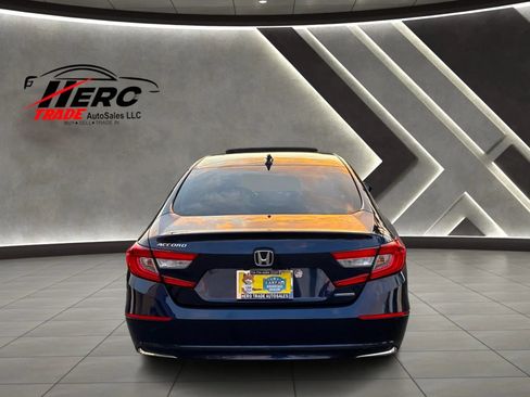 Used 2018 Honda Accord EX image 4