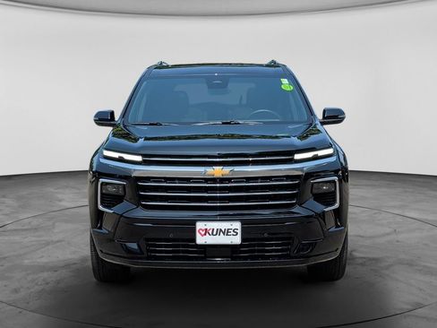 Used 2026 Chevrolet Traverse High Country w/ LPO, Floor Liner Package AWD/4WD image 2