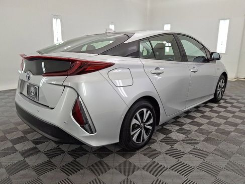 Used 2018 Toyota Prius Prime Advanced image 24