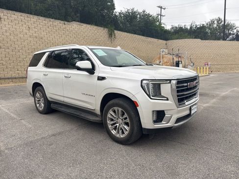 Used 2023 GMC Yukon SLT w/ SLT Luxury Package RWD image 2