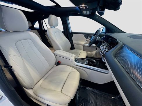 Certified 2025 Mercedes-Benz GLA 250 4MATIC image 26