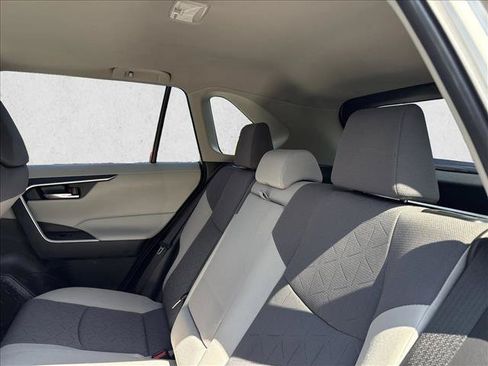 Certified 2020 Toyota RAV4 XLE w/ Convenience Package FWD image 17