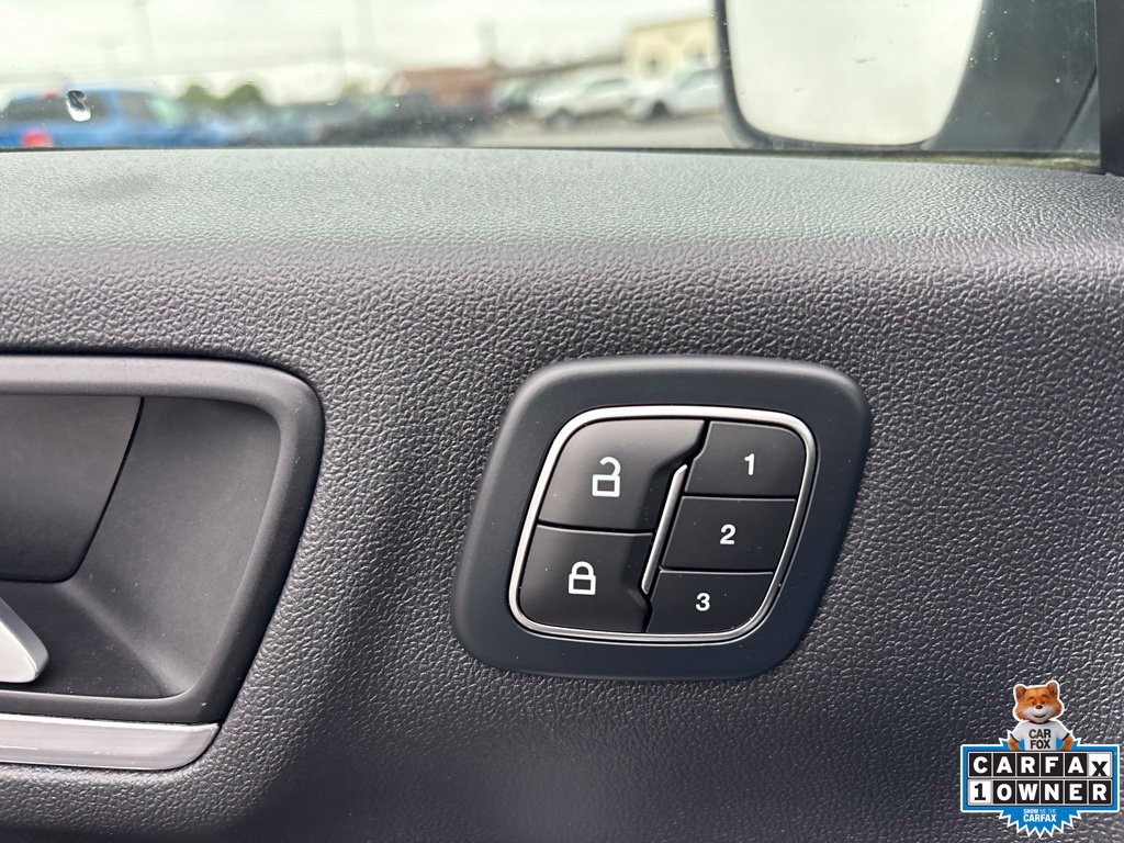 Used 2025 Ford Escape Platinum AWD/4WD image 18