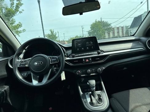Used 2021 Kia Forte LXS FWD image 3